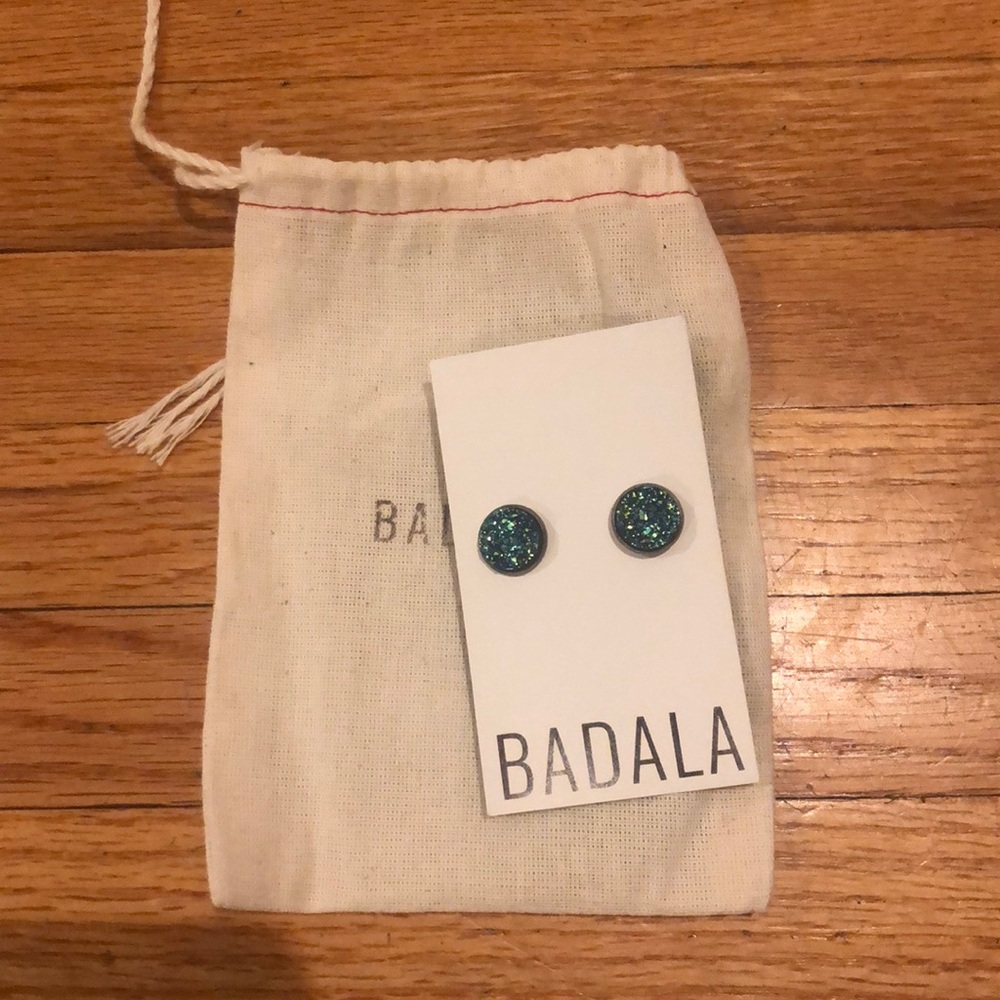 BADALA Earrings - Picture 3 of 5
